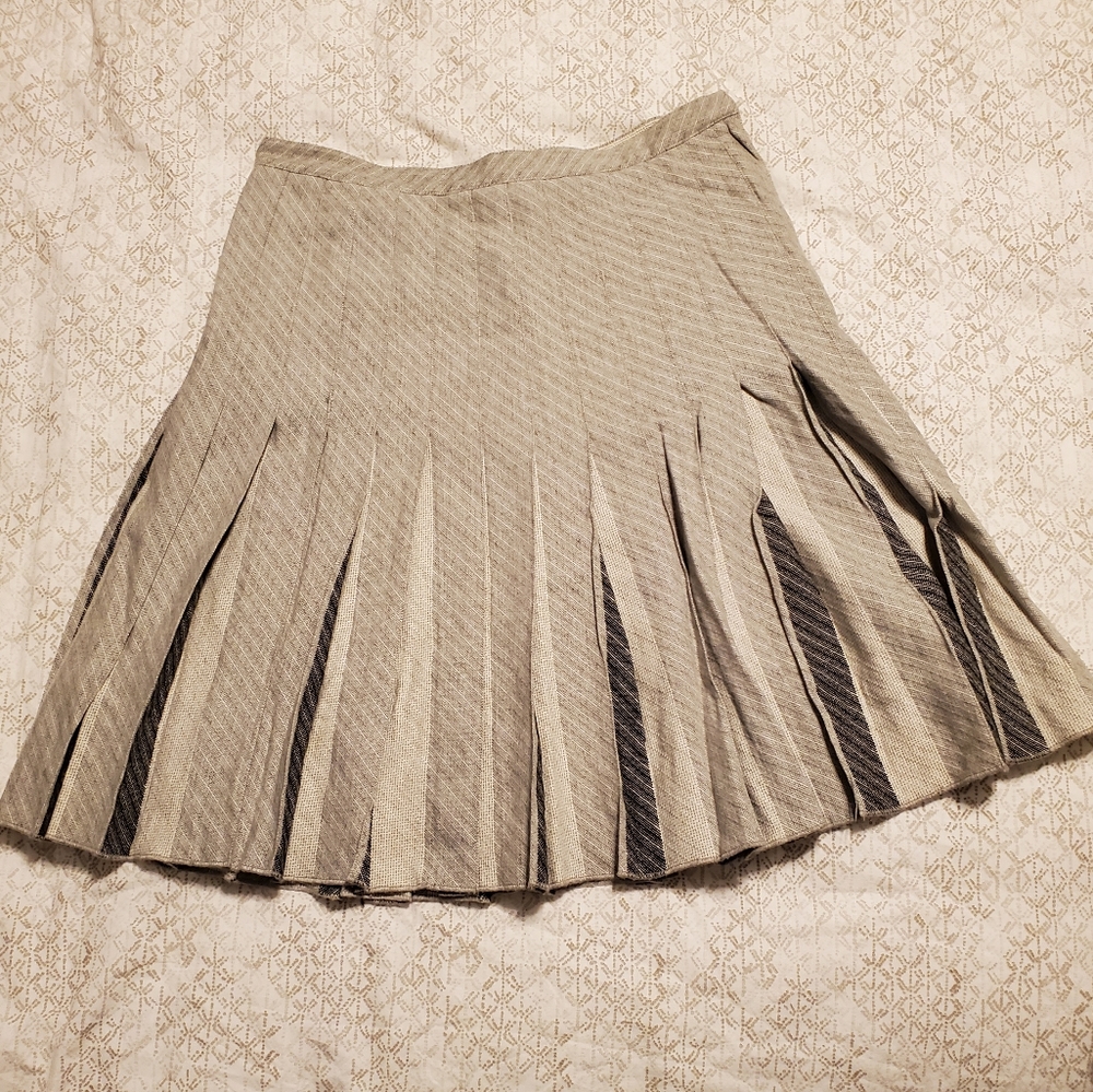 Club Monaco Grey Pleated Wool Skirt
